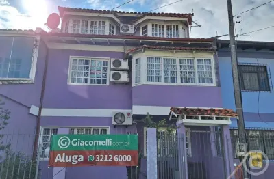 Espaçosa residência de três pavimentos no bairro ipiranga, ideal para famílias