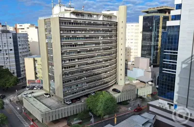 Loja comercial no coração de florianópolis: ampla e bem localizada