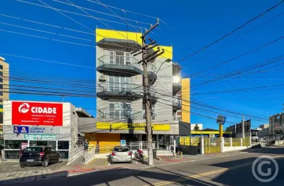Espaçoso apartamento em capoeiras, ideal para famílias