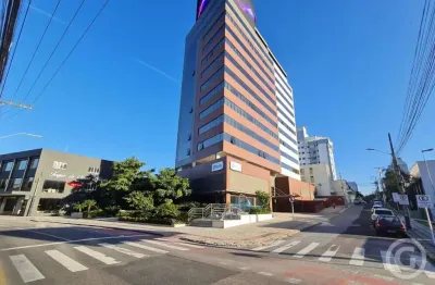 Sala comercial no coração do estreito - perfeita para o seu negócio