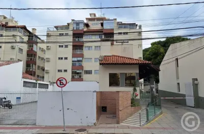 Apartamento semimobiliado em localização estratégica em Coqueiros