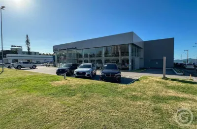 Sala comercial espaçosa e bem localizada em florianópolis para alugar