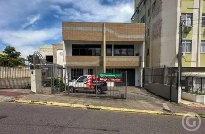 Prédio comercial em florianópolis: ideal para grandes negócios em expansão