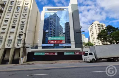 Espaço, conforto e estrutura: prédio comercial no centro de florianópolis para aluguel