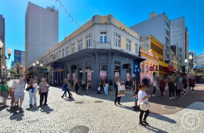 Loja em local estratégico no centro de florianópolis: ideal para o seu negócio prosperar