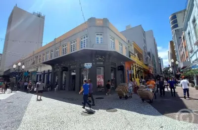 Loja ampla e bem localizada no centro de florianópolis