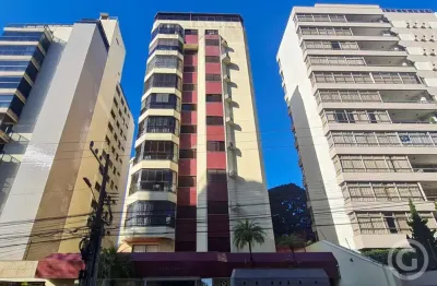Apartamento mobiliado com suíte e closet no centro de florianópolis