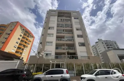 Apartamento semimobiliado com sacada e churrasqueira na trindade
