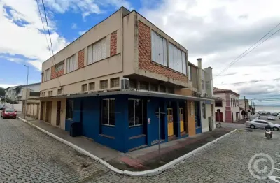 Loja espaçosa no centro histórico de são josé, perfeita para seu negócio expandir