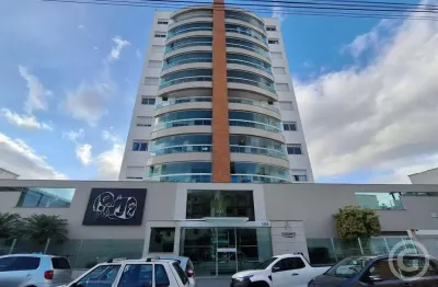 Apartamento semimobiliado em Estreito, ideal para famílias