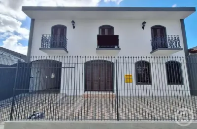 Casa comercial ideal para seu negócio em Barreiros, São José