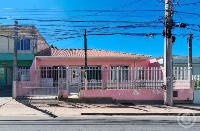 Casa ampla e confortável com jardim e churrasqueira em São José