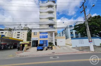 Descubra a praticidade de viver em Florianópolis: apartamento semimobiliado no Córrego Grande