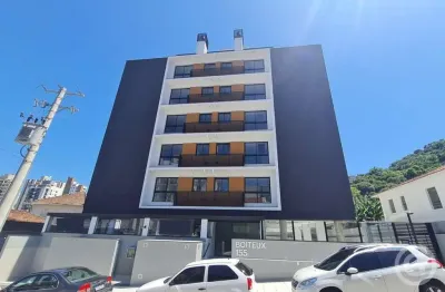 Conforto e comodidade em um moderno apartamento no Centro de Florianópolis