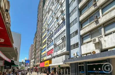 Loja ampla e estratégica no coração do Centro de Florianópolis