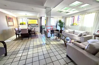 Cobertura duplex com 300m² a 600m da praia com vista mar