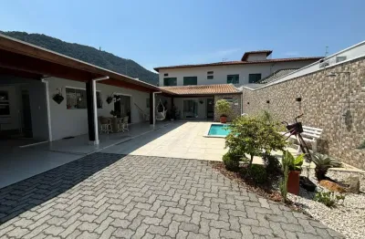 Casa com 4 quartos à venda no Centro, Caraguatatuba 