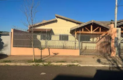 Casa com 2 quartos para alugar na rua serra do mar, --, bandeirantes, londrina por r$ 2.250