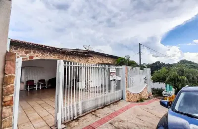 Casa com 3 quartos à venda na rua josé santa ella, --, jardim delta, londrina por r$ 540.000