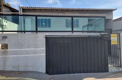 Casa com 3 quartos para alugar na avenida hugo seben, --, jardim olímpico, londrina por r$ 1.900