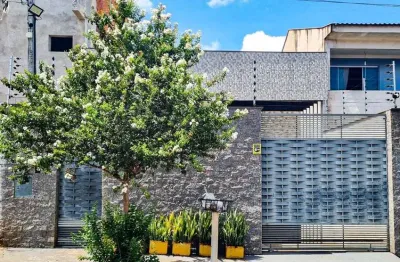 Casa com 3 quartos à venda na Rua Rodolfo Preto, --, Jardim Colúmbia D, Londrina por R$ 685.000