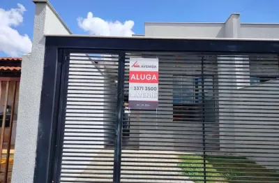 Casa com 3 quartos para alugar na Avenida Duque de Caxias, --, Catuai, Londrina por R$ 1.900