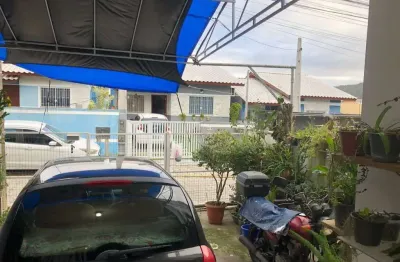 Sobrado para venda em florianópolis, são joão do rio vermelho, 2 dormitórios, 2 banheiros, 1 vaga