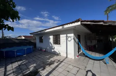 Residência contendo 03 dormitórios a 350 metros do mar no balneário riviera ll