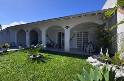 Linda residência, bairro sertãozinho - matinhos/pr: 3 dormitórios, 1 suíte, 2 banheiros por r$580.000.