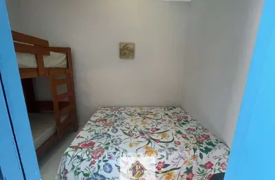 Apartamento a 200 metros da praia do sapê em condomínio completo