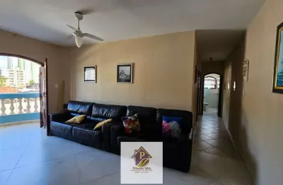 Apartamento na martim de sá, com 2 dormitorios 1 suite ,a 20 metros do mar.