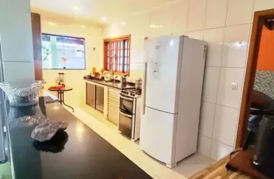 Casa dentro de condomínio fechado na praia do massaguaçu em caraguatatuba.