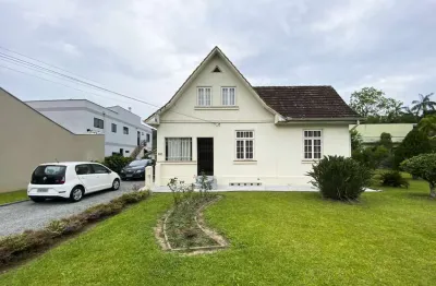 Casa com 4 quartos à venda na emilio talmann, 321, garcia, blumenau, 188 m2 por r$ 1.800.000
