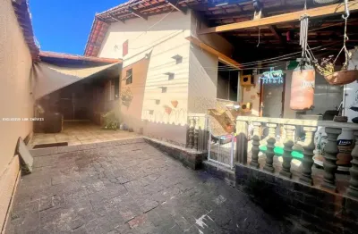Casa para Venda em Belo Horizonte, Copacabana, 2 dormitórios, 2 banheiros, 2 vagas