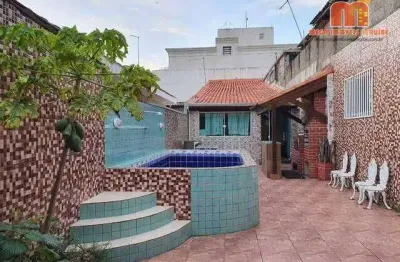 Casa 2 dts, piscina, churrasqueira, 250mts da praia