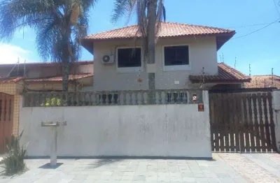 Casa com 3 dormitórios à venda, 194 m² por r$ 650.000,00 - jardim icaraiba - peruíbe/sp