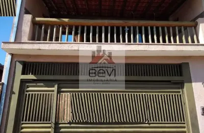 Sobrado com 3 dorms.grande oportunidade bem aqui na bevi!