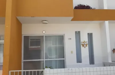 Casa em condomínio fechado com 2 quartos à venda em Itapuã, Salvador 