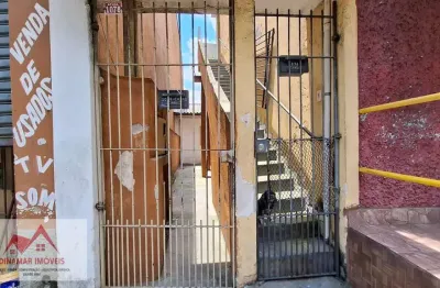 Casa com 1 quarto para alugar na Avenida Brasília, 1078, Campanário, Diadema
