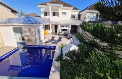 Linda casa à venda em vargem pequena cond. fechado, 4 quartos 3 suítes, sauna, piscina e churrasqueira!