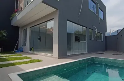 Linda casa a venda em vargem grande com 3 quartos 1 suíte, piscina e uma bela área gourmet !