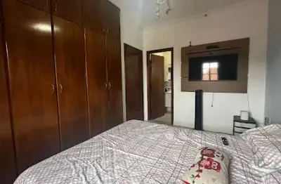 Casa com 4 dormitórios, 1 suíte à venda, 192 m² por R$ 1.300.000 - Jardim das Indústrias - São José dos Campos/SP