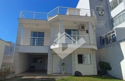 Casa à venda, 247 m² por R$ 1.490.000,00 - Barreiros - São José/SC