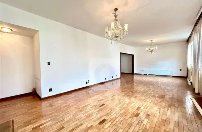Descubra o luxo na tijuca: apartamento amplo com 167m² e vaga!