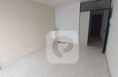 Sala comercial 30m2 em prédio comercial em área nobre da tijuca