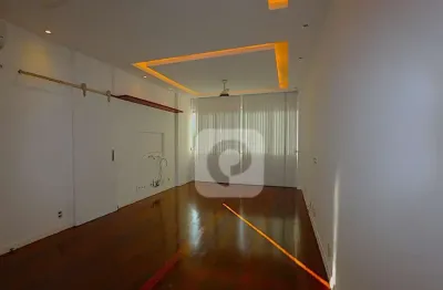 Tijuca. 3 quartos com vaga entrar e morar em condomínio fechado.