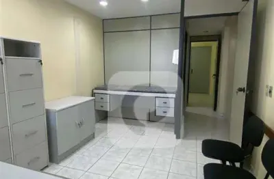 Sala comercial de 30m2 de porteira fechada em vila izabel. ótima localização.