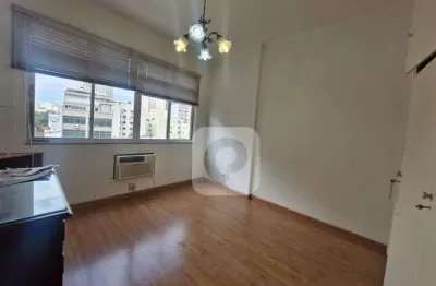 Apartamento de três quartos com vaga (126 m²) a cinco minutos do metrô uruguai.