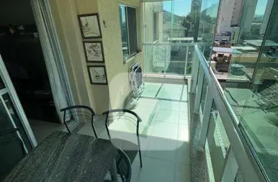 More  numa área arborizada, de fácil acesso ao maracanã, universidades e gastronomia carioca