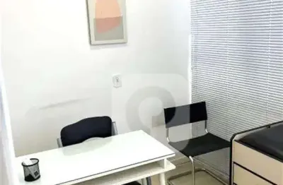 Duas salas no catete prontas para consultório médico